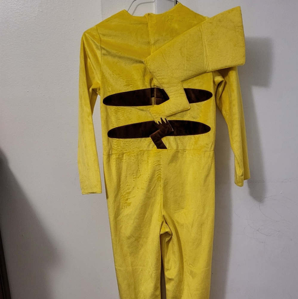 Pokemon Picachu Costume no mask! boys size 10 soft material